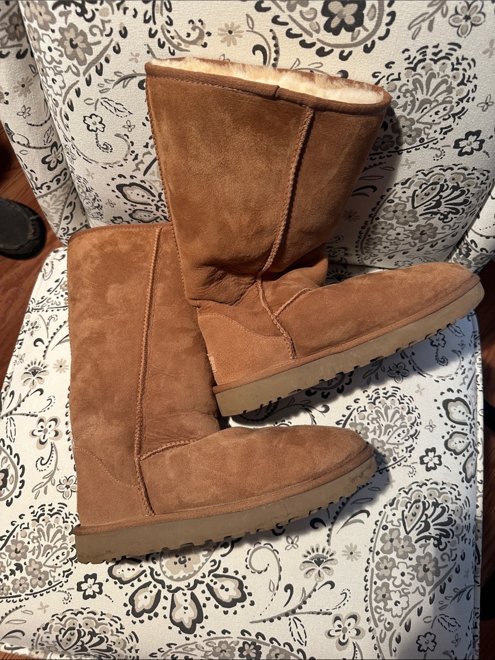 UGG Women's Classic Mid-Height Suede Boots - Chestnut